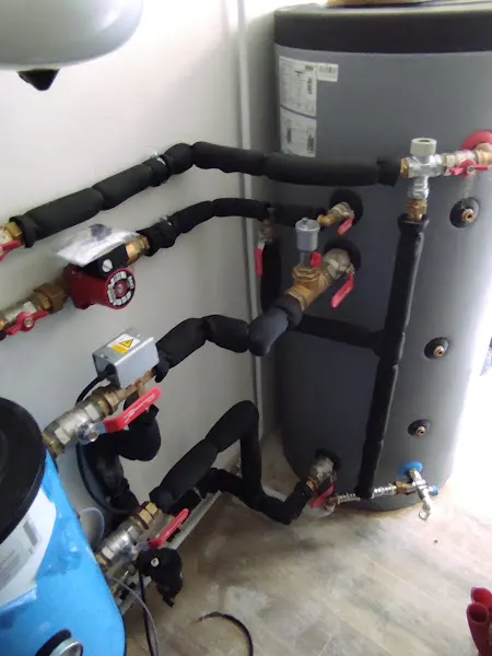 Fontanería - Gas - Calefacción. Instalaciones de la Fuente