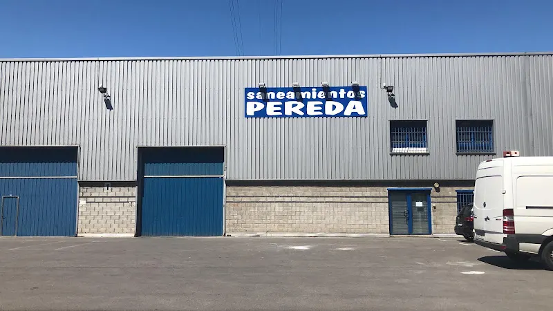 Saneamientos Pereda S.A, ALMACEN-Kareaga - Tienda de equipos de baños en Barakaldo - foto 2