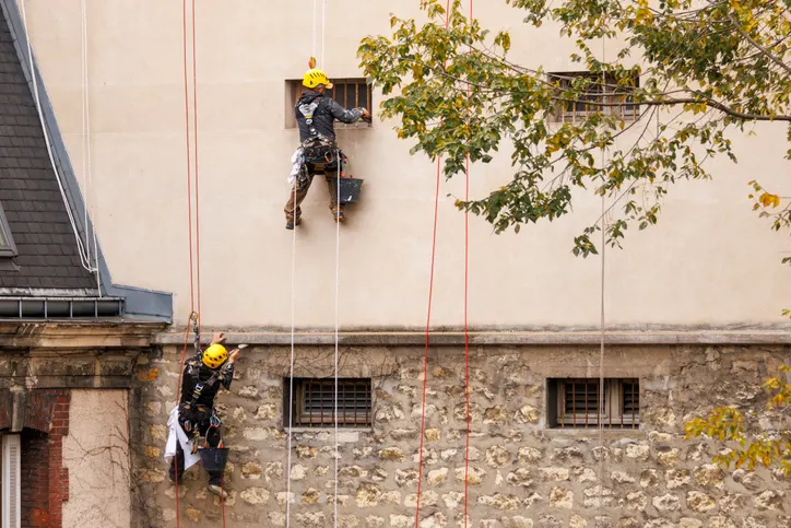 VertiQos - Instalaciones en Trabajos Verticales IRATA - Trabajos en altura en Málaga