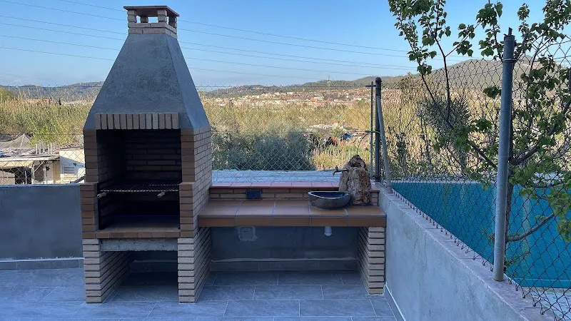 Construcciones y reformas J. Luque - Contratista en Corbera de Llobregat - foto 2