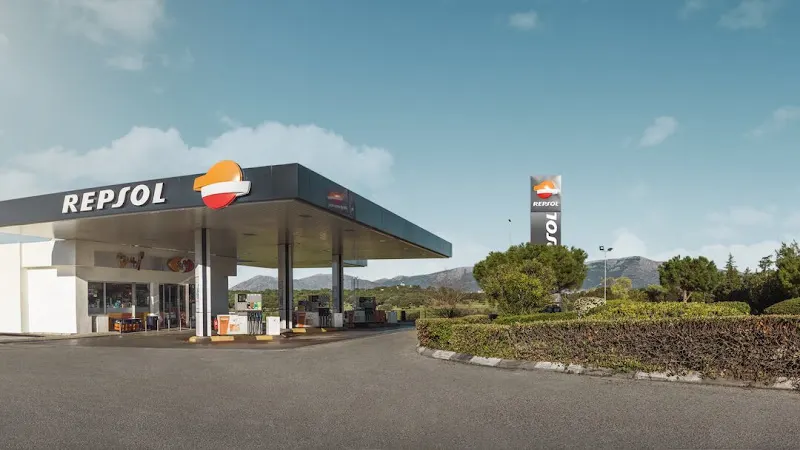 Estación de Servicio Repsol - Gasolinera en Madrid - foto 2