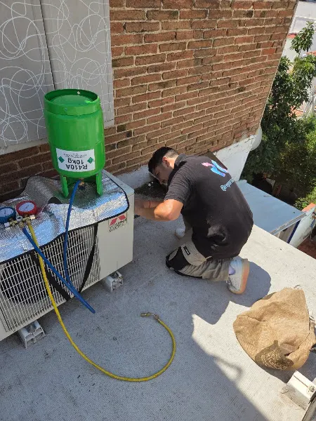 ReparaClimas - Empresa de climatización en Barcelona - foto 2