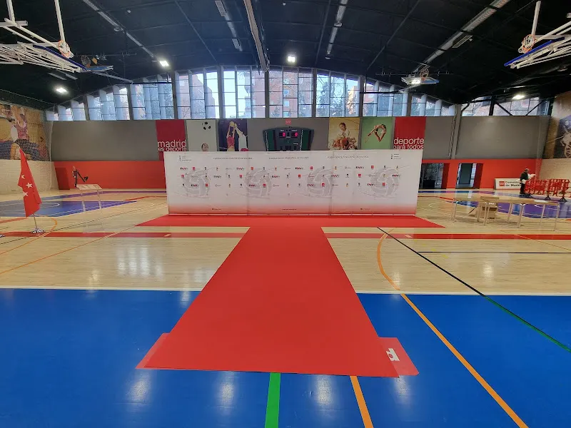 Instalaciones Deportivas Canal de Isabel II - Polideportivo en Madrid - foto 2