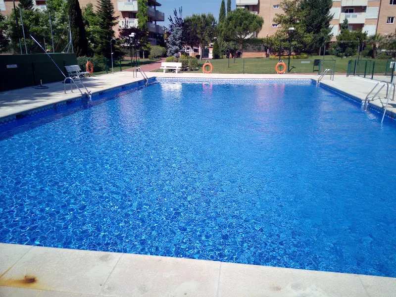 Mantenimiento de piscinas madrid, Fenxpool. Reparación y venta de productos para piscinas. - Servicio de mantenimiento de piscinas en Madrid - foto 2