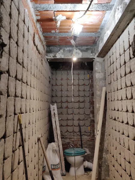 Reformas Baños,Albañil Fontanero Iván